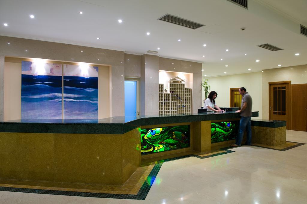 Hotel Lutania Beach Колимбия Екстериор снимка